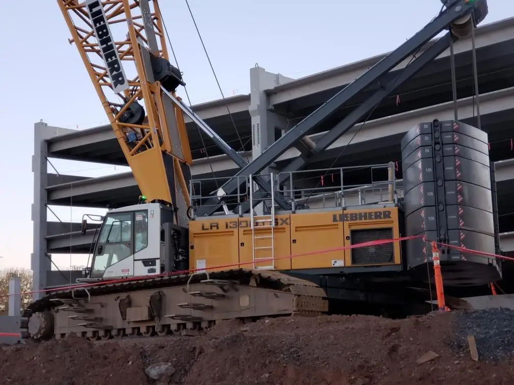 LR 1300 crane